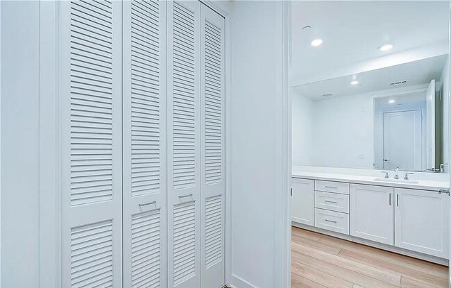 Building Photo - 1204 Rivington