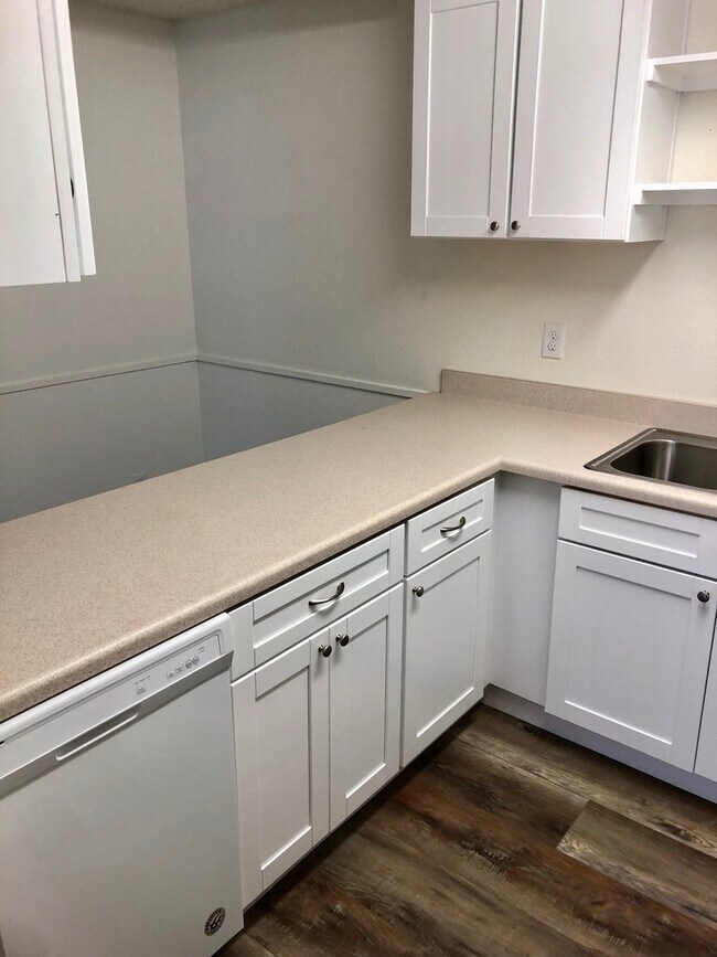 Building Photo - West Ventura Apartment