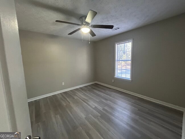 Building Photo - 681 Senoia Rd