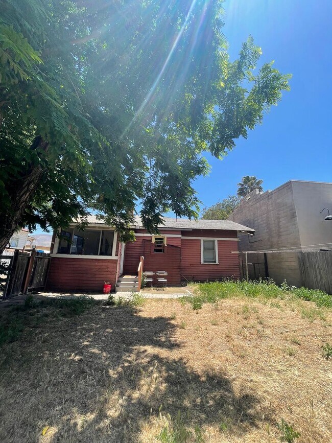 Building Photo - 292 Higuera St