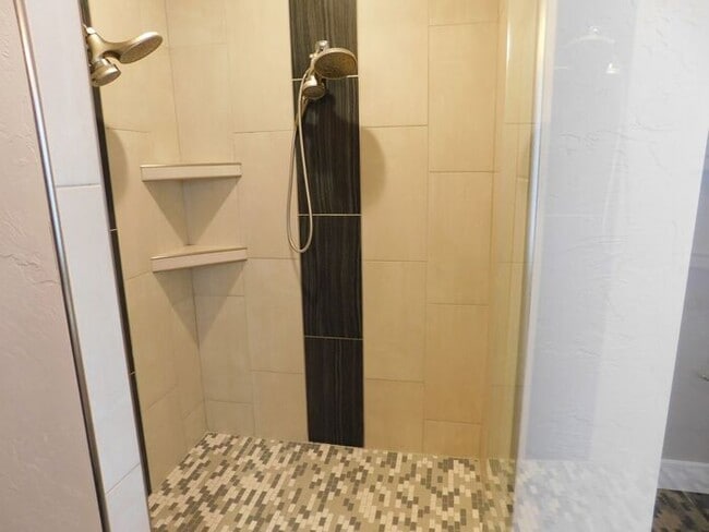 Building Photo - Spacious 5-Bedroom Home with Luxury Features & Prime Location!