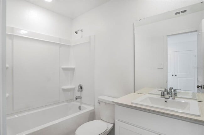 Building Photo - 1566 Plank Pl