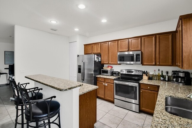 Building Photo - 8455 Lakeview Trail