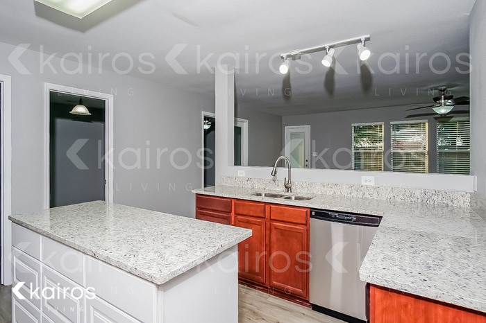 Building Photo - 3703 Avalon Lake Dr SW