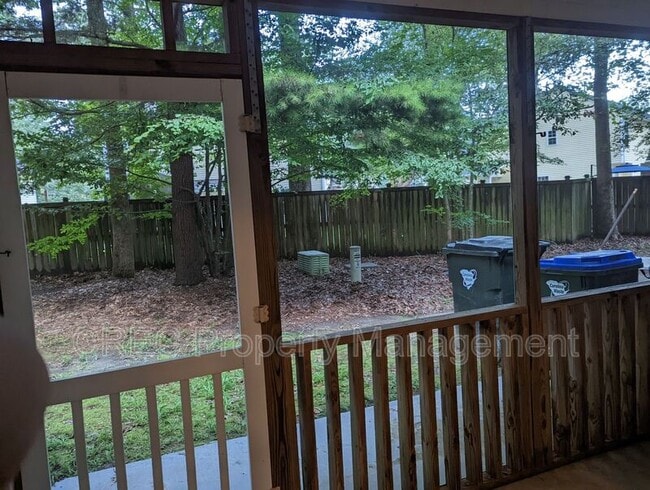 Building Photo - 202 Twin Tree Dr