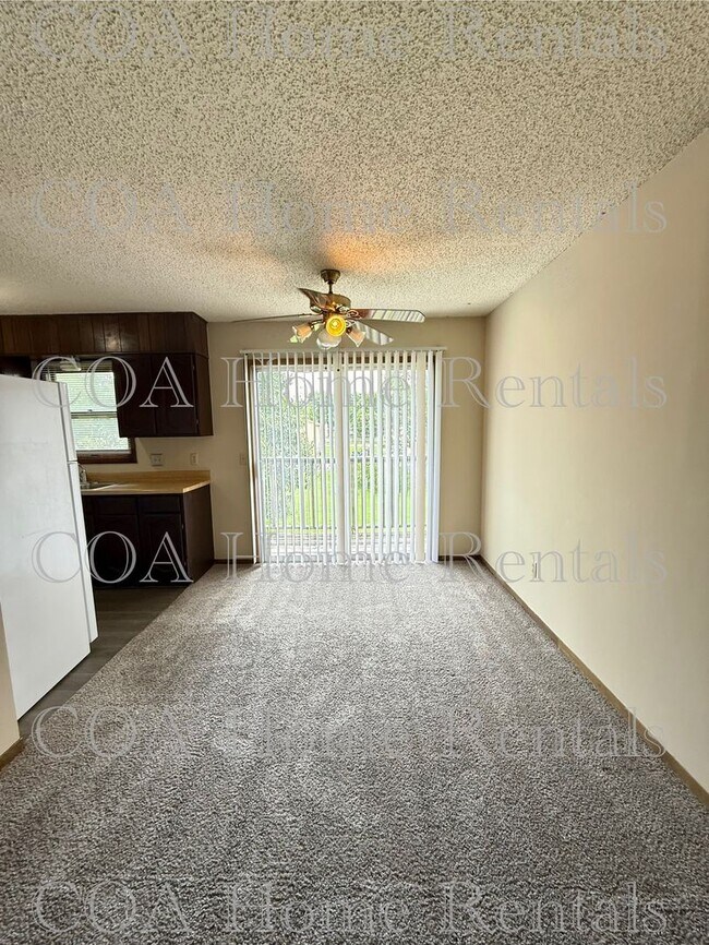 Building Photo - West side apartment