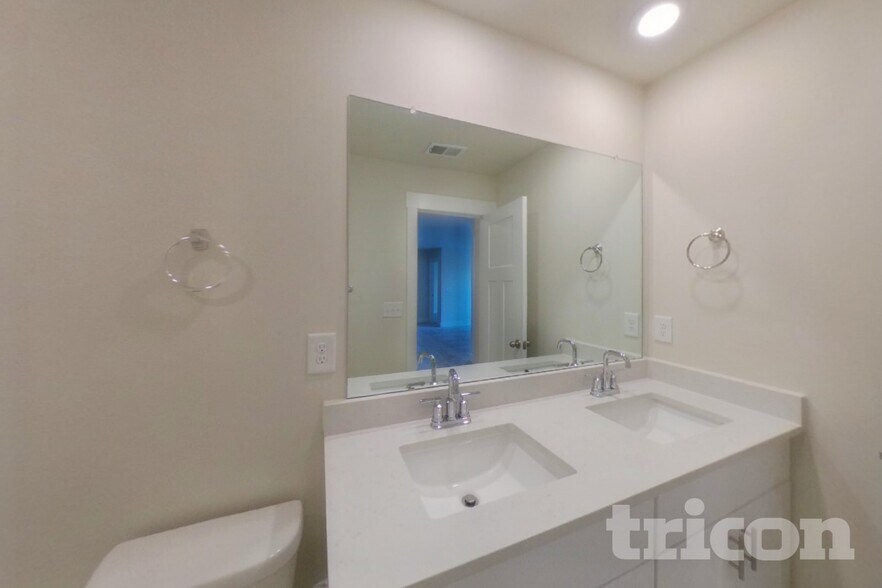 Building Photo - 308 Allenby Ln