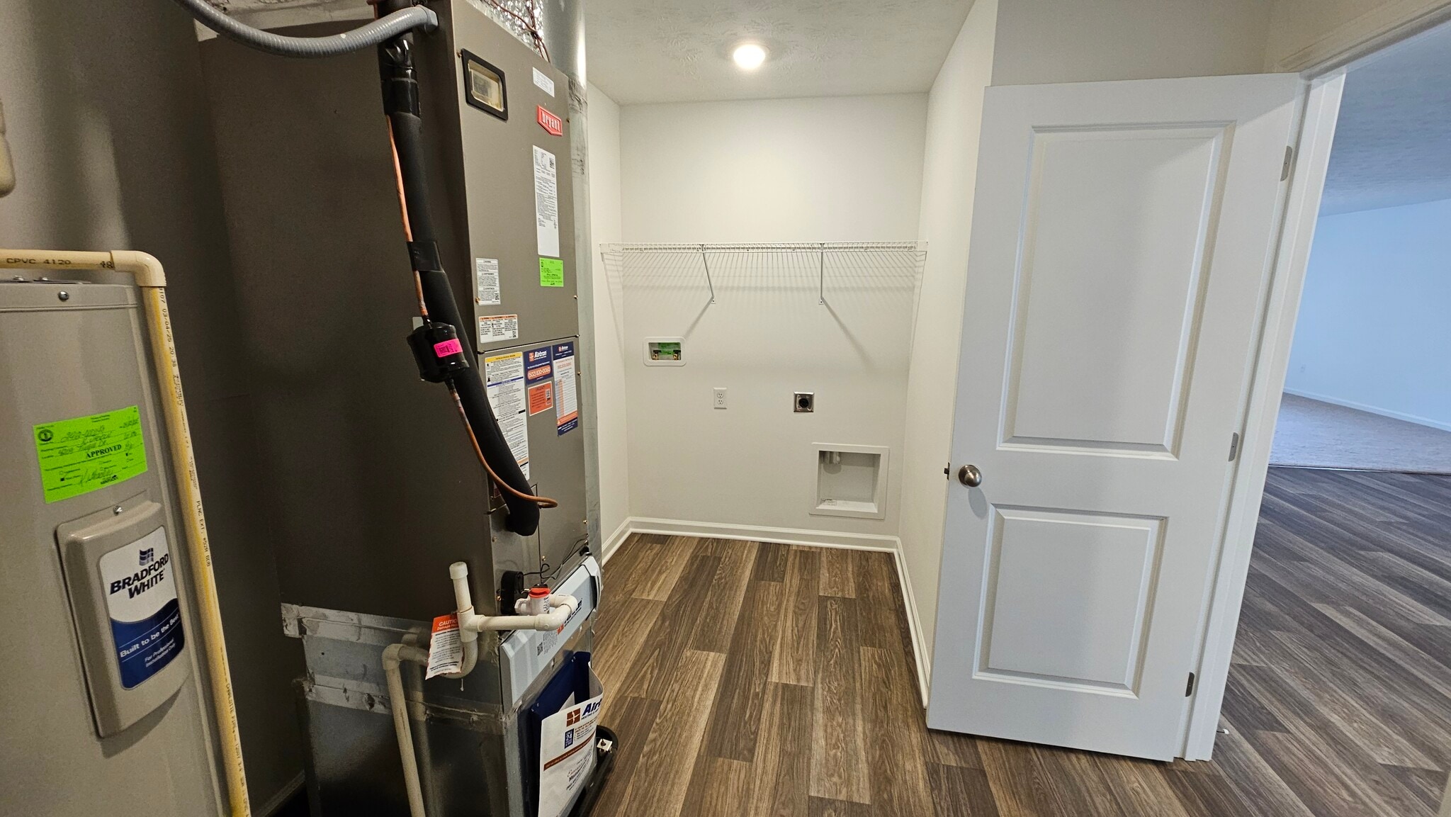 Laundry & Utility Room - 4209 Tingle Dr