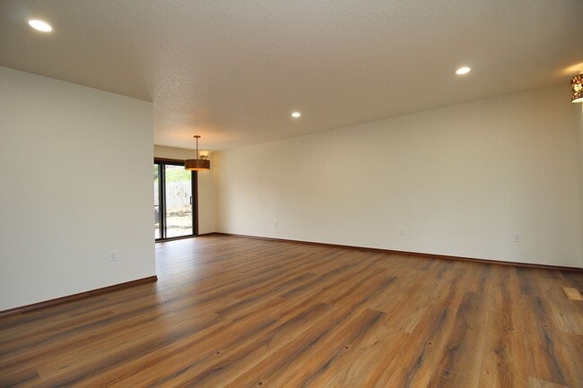 Building Photo - 2890 SW 89th Ave