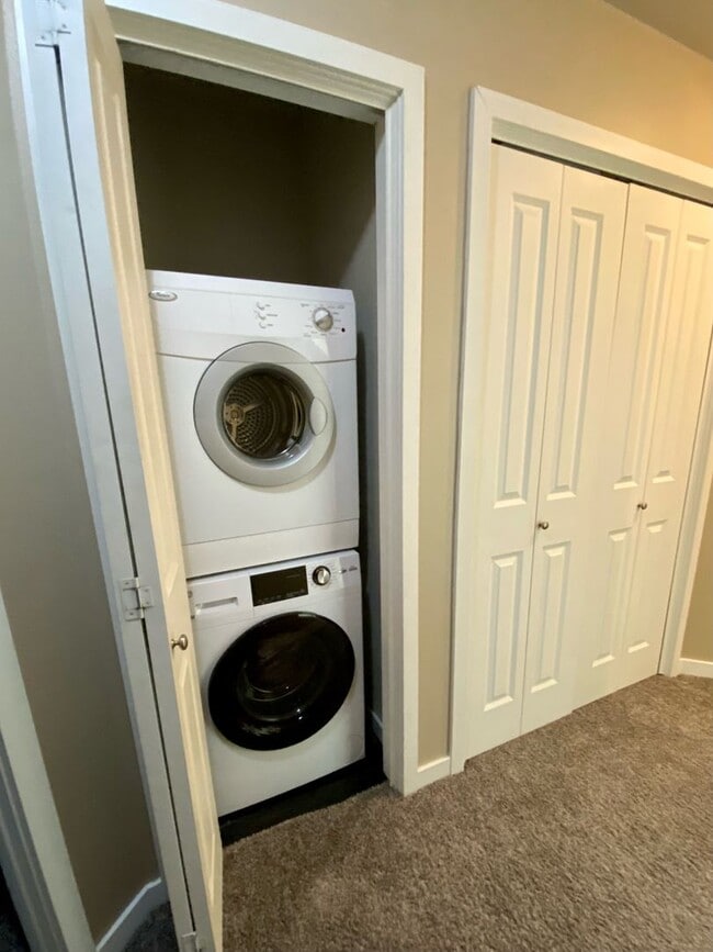 Building Photo - Sublease - 3 Bedroom Ankeny Townhome Avail...
