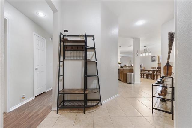 Building Photo - 8420 Silverbell Ln