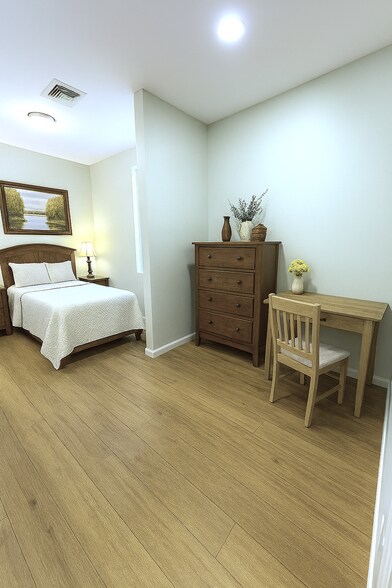 Building Photo - 17 Metcalf Ave