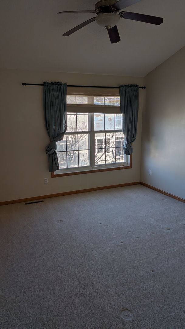 Building Photo - Amazing Apple Valley Townhome 4bd 3.5 Bath!!!