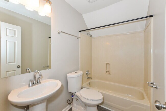 Building Photo - 9453 Bryant Trent Blvd