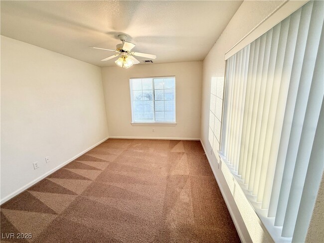 Building Photo - 5421 N Fleetwood Pl