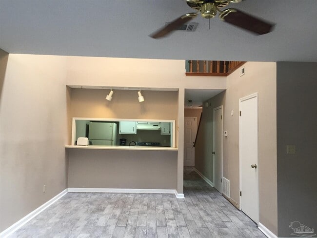 Building Photo - 912 Brookside Ct