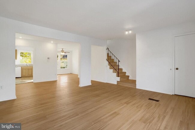 Building Photo - 9911 Whitewater Dr