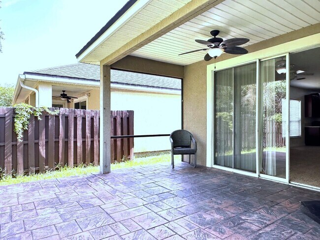 Building Photo - North Hampton! Amenities Galore! 4 Bed, 3 Bath!