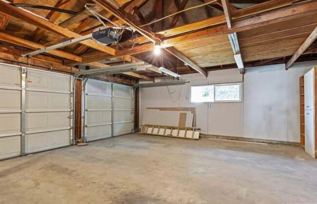 Building Photo - 2507 SE Fulton St