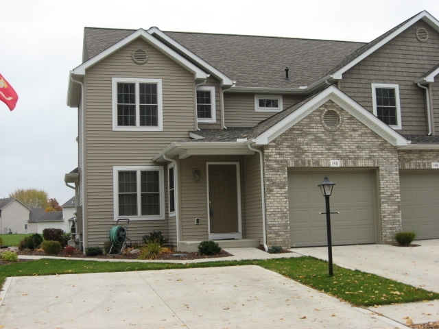 Primary Photo - Beautiful Executive 3 Bedroom Condo!