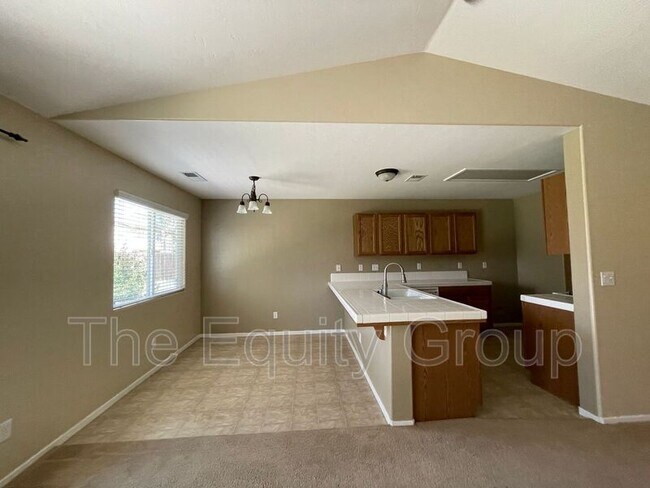 Building Photo - 2844 W Payson Ct