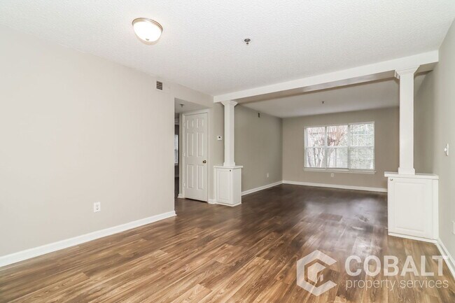 Building Photo - 987 Collier Rd NW