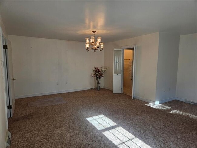Building Photo - 111 Saddle Brook Cir