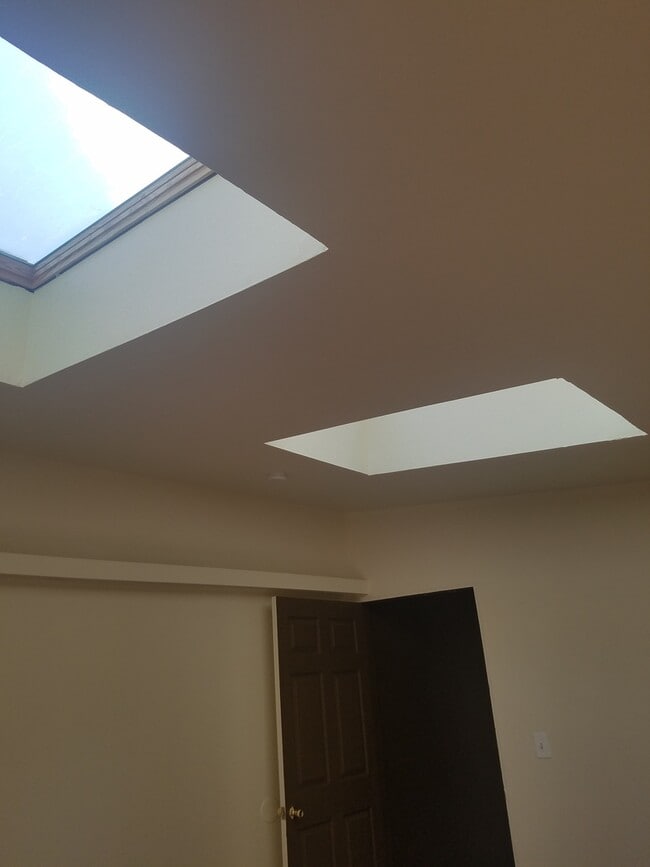 Building Photo - Single Family Home within walking distance to Quinnipiac