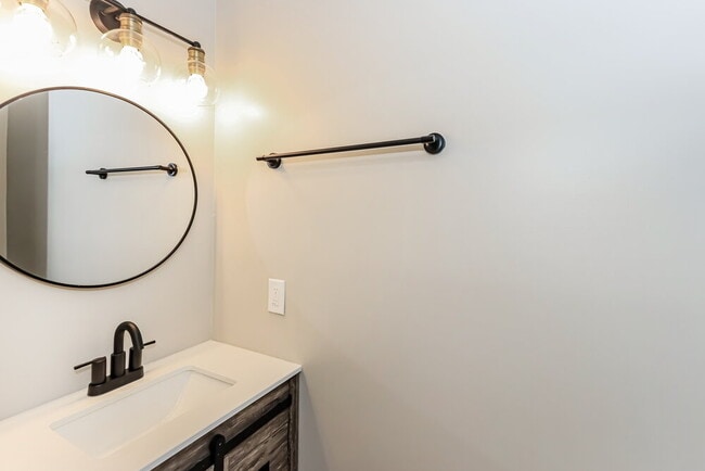 Building Photo - 1612 Carriage Hills Dr