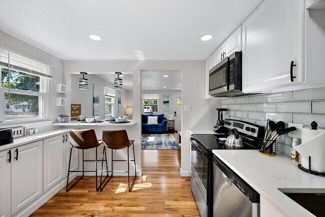 Building Photo - 5570 Otis Ct