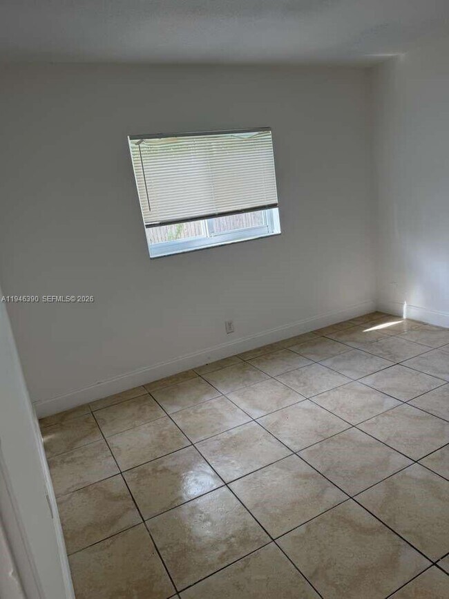 Building Photo - 831 NW 1st Ave