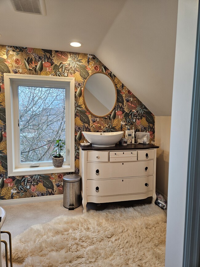 Building Photo - 611 W 32nd St