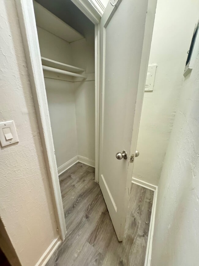 Building Photo - 625 Gramatan Ave