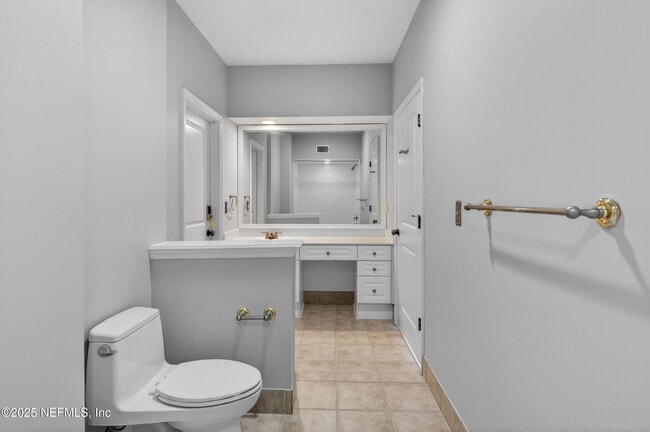 Building Photo - 400 E Bay St