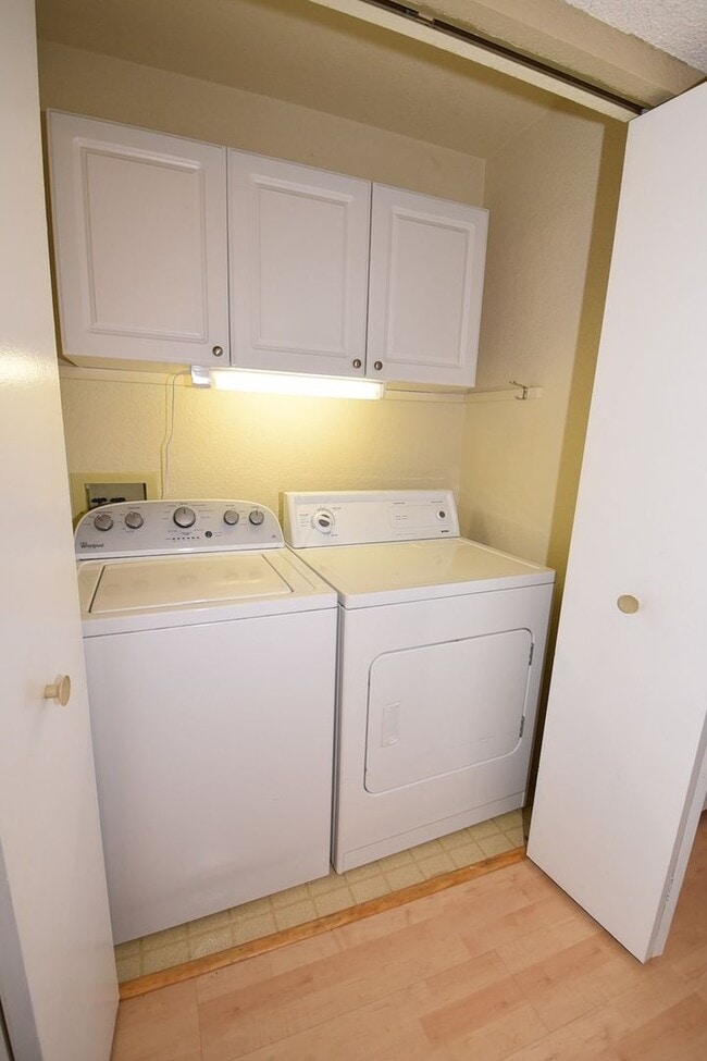 Building Photo - Cozy 2-Bedroom Condo at The Lakes – 2nd Fl...