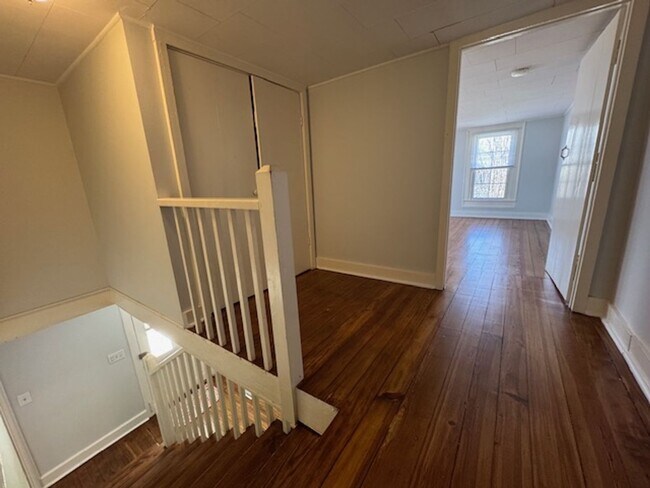 Building Photo - Farmhouse on 5 acres in Northern Greenville County with room for 2 horses and small farm animals!