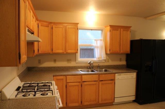 Building Photo - Near Sequoia Zoo and Park, Cozy 2/1 with l...