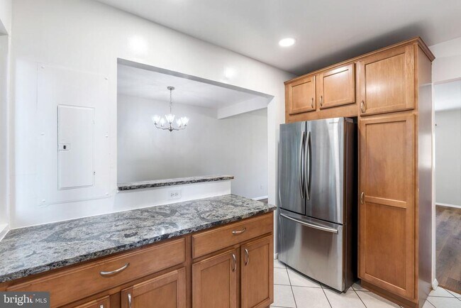 Building Photo - 6610 Bowie Dr