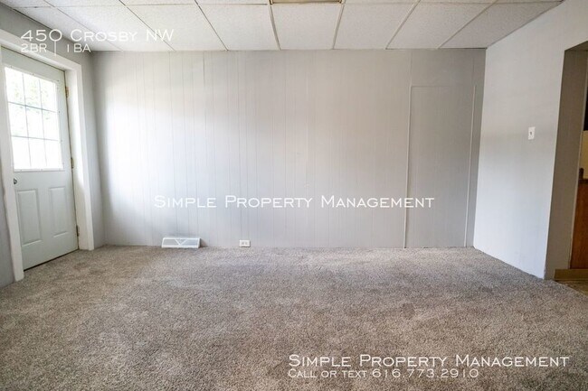 Building Photo - Nice 2 Bed 1 Bath on the NW Side!