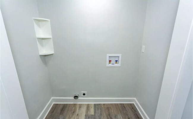 Building Photo - 1523 44th St Ensley