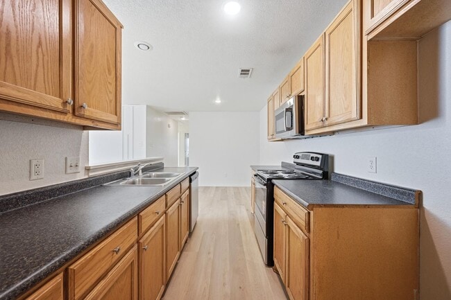 Building Photo - 8117-8119 Doreen Avenue