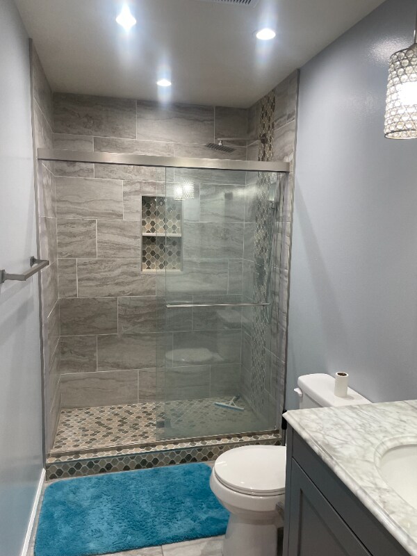 Building Photo - 264 Lyn Gardens Way