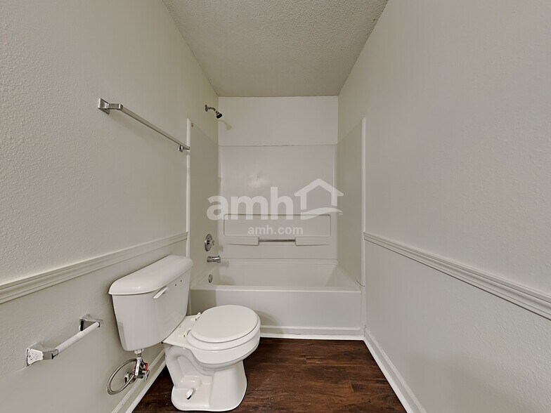 Building Photo - 2192 Olympia Dr