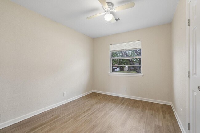 Building Photo - 1671 S Pecan Ave