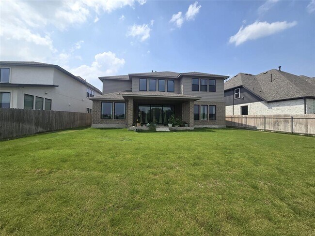 Building Photo - 124 Ribera Dr