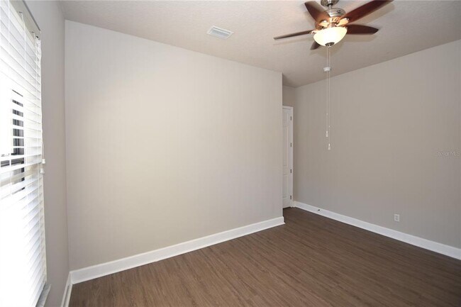 Building Photo - 16 Eastlake Dr