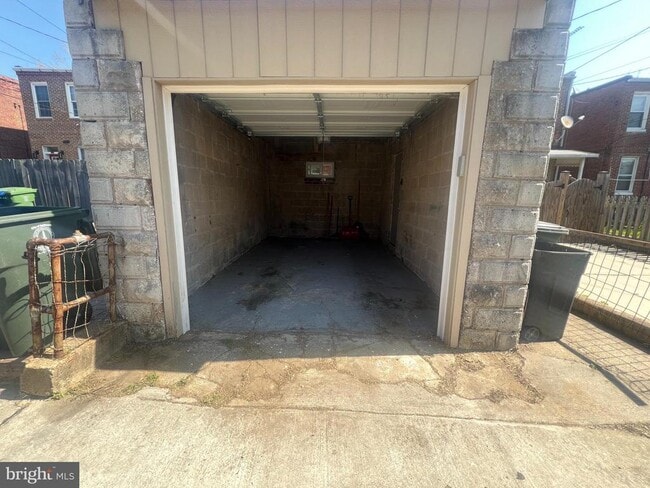 Building Photo - 3031 Shannon Dr