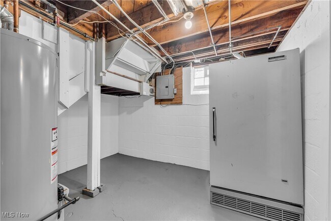 Building Photo - 5807 Orchard Ave