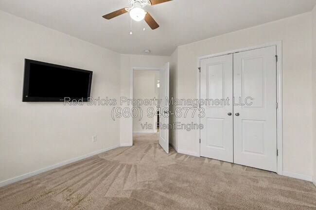 Building Photo - 13431 Savannah Point Dr