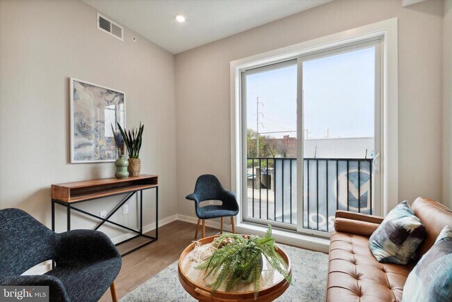 Building Photo - 308 W Chelten Ave